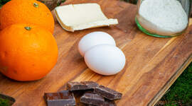 Ingredienser til appelsinmuffins.