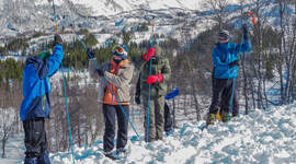 Speidere i snøskredøvelse.