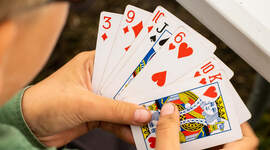 Illustrasjonsbilde av kort i kortstokk.